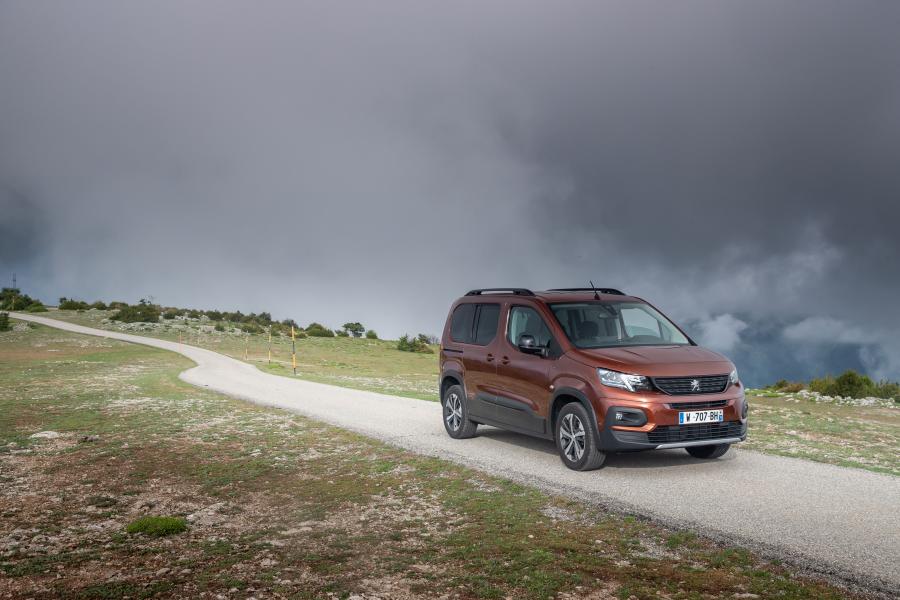  Peugeot Rifter GT Line 2018 года  (WW) (фото 31 из 43)